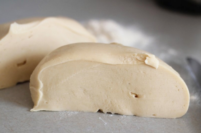 Вкуснейшее заварное тесто для вареников, пельменей и чебуреков: нежное, эластичное, податливое