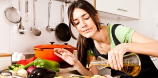 19 вредных вещей, которые вы определённо делаете на своей кухне!