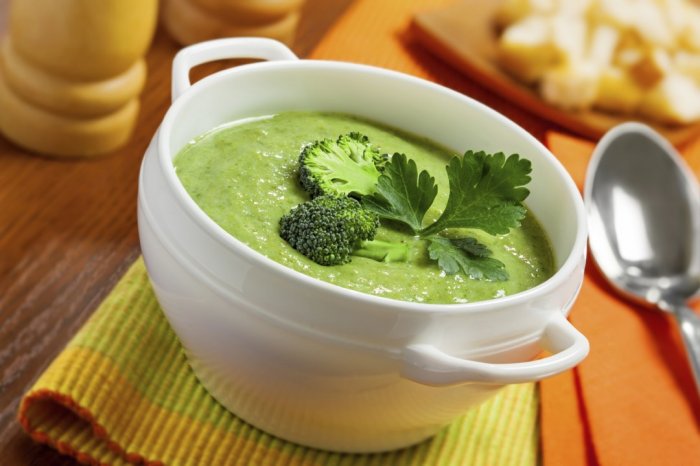 5 быстрых рецептов диетических супов для похудения