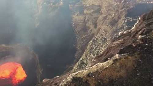 Мужчина прыгнул в кратер вулкана: история, от которой мороз по коже.