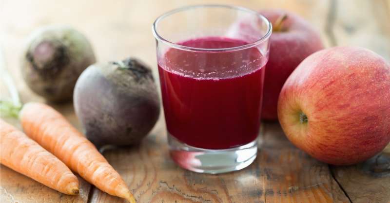 Что происходит, когда вы смешиваете свеклу, морковь и яблоки: стакан сока, который разрушает все болезни