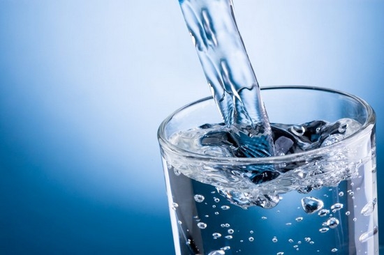 Действительно ли щелочная вода так уж полезна для здоровья